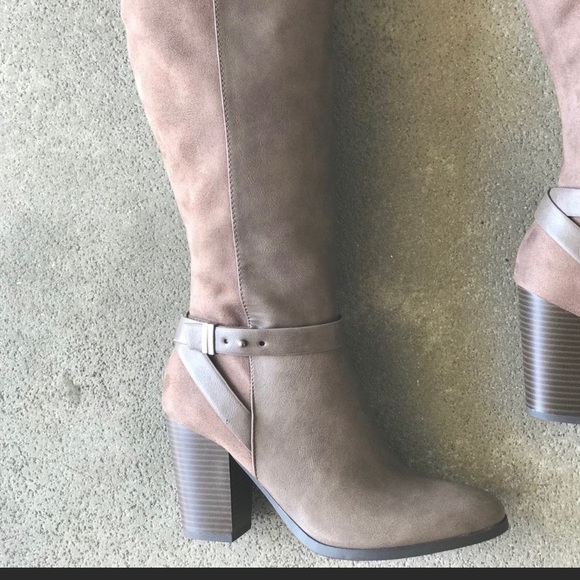 Brand NEW Dressy Heeled Riding Boot - Picture 2 of 5